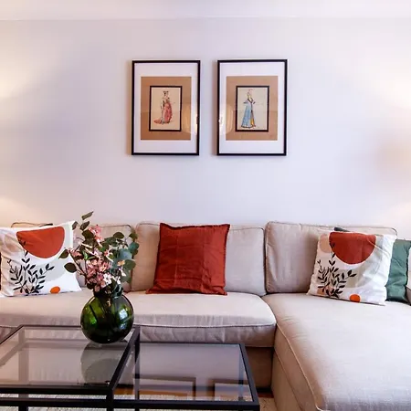 Comfy And Unique Designed Apartment *